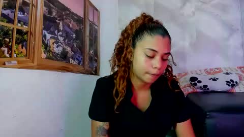 Snapshot of ellybloom chatting on April 19, 1:43 pm ellybloom online show from April 19, 1:43 pm
