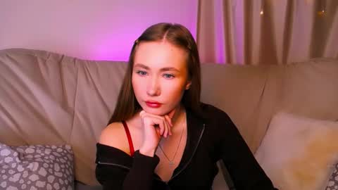 Snapshot of ellycolins_ chatting on February 17, 2:52 am Elly online show from February 17, 2:52 am