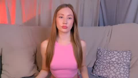 Snapshot of ellycolins_ chatting on July 19, 3:10 am Elly online show from July 19, 3:10 am