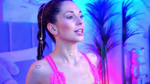 Elly online show from November 3, 8:43 pm