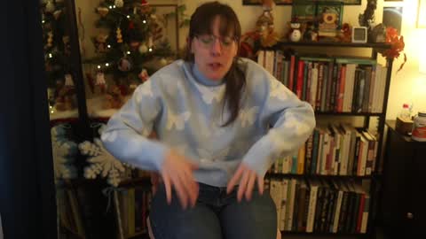 Elly Naomi online show from November 23, 10:31 pm