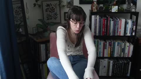 Elly Naomi online show from January 17, 3:39 pm