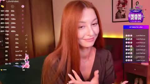 Snapshot of ellypeach chatting on August 5, 11:24 am EllyPeach online show from August 5, 11:24 am