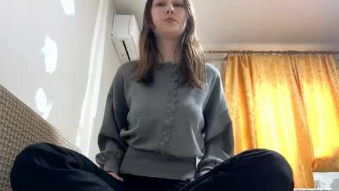 Snapshot of ellyspoerer chatting on April 23, 12:29 pm Sonya online show from April 23, 12:29 pm