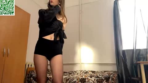 Snapshot of ellyspoerer chatting on May 8, 3:06 pm Sonya online show from May 8, 3:06 pm
