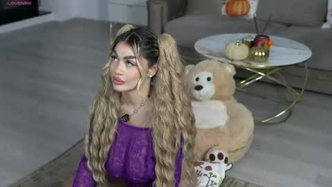 Snapshot of ellyxxxelly chatting on October 16, 3:46 pm Elly online show from October 16, 3:46 pm