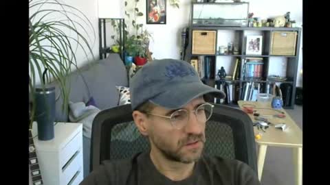 Snapshot of elmetaagain chatting on July 5, 1:01 am elmetaagain online show from July 5, 1:01 am