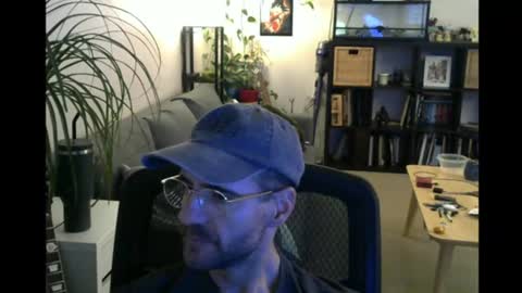 Snapshot of elmetaagain chatting on July 5, 4:41 am elmetaagain online show from July 5, 4:41 am