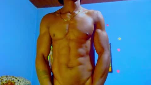 elmiltonnjakee online show from April 15, 5:42 pm