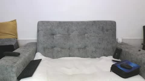 Elodie online show from April 13, 9:37 am