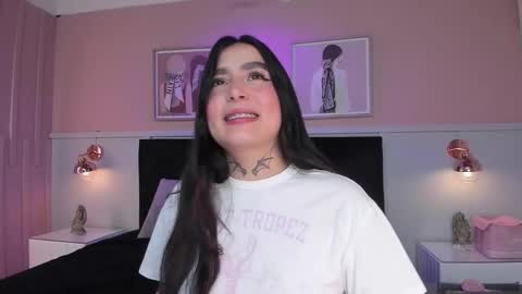 Elodie  online show from December 4, 11:52 am