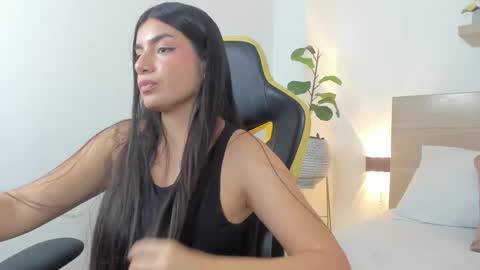 E L O D Y online show from October 28, 4:05 am