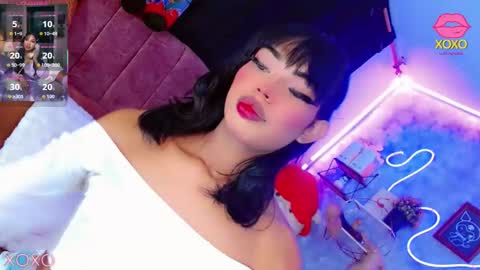 eloise__ online show from January 14, 2:17 am