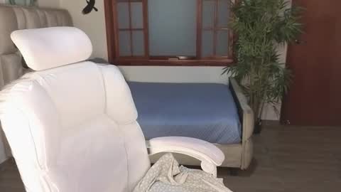 Eloise  . online show from February 6, 8:34 pm