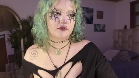 Snapshot of eloisee_ chatting on April 27, 8:40 pm Eloise . online show from April 27, 8:40 pm