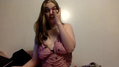 Snapshot of elove201435 chatting on April 25, 4:15 pm Daddy Emmy online show from April 25, 4:15 pm