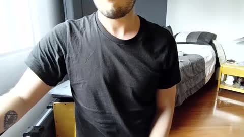 Snapshot of elriclust chatting on November 17, 7:19 pm elriclust online show from November 17, 7:19 pm