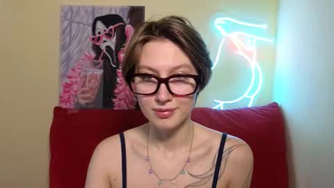 Snapshot of elsaangel chatting on November 25, 4:34 am elsaangel online show from November 25, 4:34 am