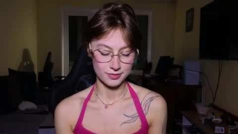 Snapshot of elsaangel chatting on February 16, 1:18 pm elsaangel online show from February 16, 1:18 pm