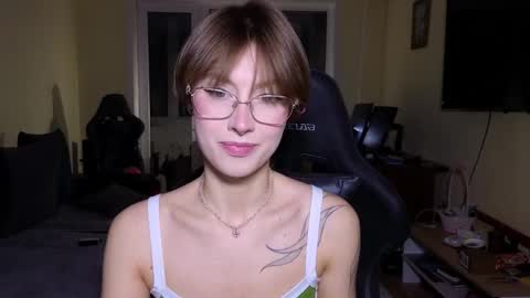 Snapshot of elsaangel chatting on February 23, 12:13 pm elsaangel online show from February 23, 12:13 pm