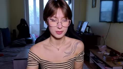 Snapshot of elsaangel chatting on February 28, 2:01 am elsaangel online show from February 28, 2:01 am