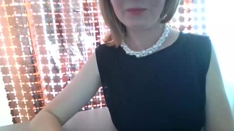 Snapshot of elsamartinez chatting on September 23, 6:27 am ElsaMartinez online show from September 23, 6:27 am