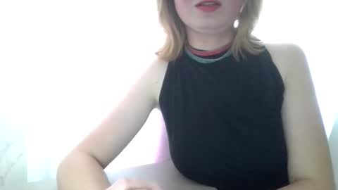 Snapshot of elsamartinez chatting on October 4, 10:24 am ElsaMartinez online show from October 4, 10:24 am