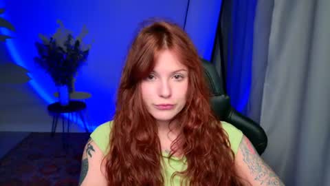 Snapshot of elsie_ginger chatting on July 22, 10:23 pm Elsie online show from July 22, 10:23 pm