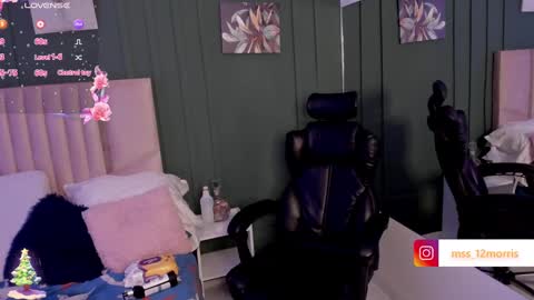 Snapshot of elsiemorriis chatting on December 13, 1:15 am ELSIE online show from December 13, 1:15 am