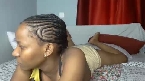 Snapshot of elsysmiley chatting on January 21, 11:03 am elsysmile online show from January 21, 11:03 am