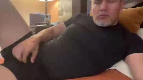 Snapshot of elvecinoequipadon chatting on July 1, 3:01 pm Petrhus Rockpic online show from July 1, 3:01 pm