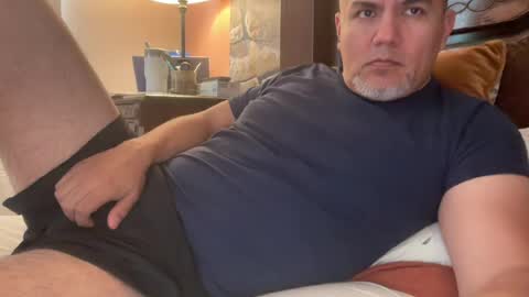 Snapshot of elvecinoequipadon chatting on July 20, 3:47 pm Petrhus Rockpic online show from July 20, 3:47 pm