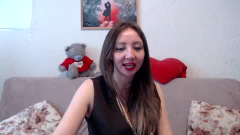 Snapshot of elvinasweet chatting on March 20, 5:34 am ElvinaSweet online show from March 20, 5:34 am