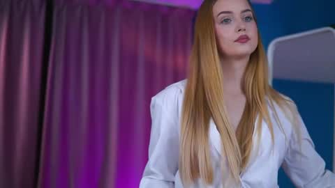 Elyssa online show from April 6, 6:53 pm