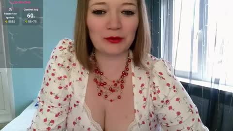 Snapshot of elza1981 chatting on April 29, 9:13 am elza1981 online show from April 29, 9:13 am
