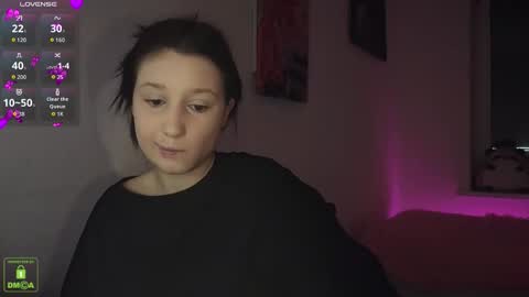 Snapshot of em1l1a chatting on October 11, 8:07 pm Em1l1a online show from October 11, 8:07 pm