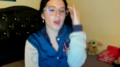 Snapshot of ema_04 chatting on July 16, 12:27 am Estefany Martinez Acua INSTAGRAM ema 04oficial online show from July 16, 12:27 am