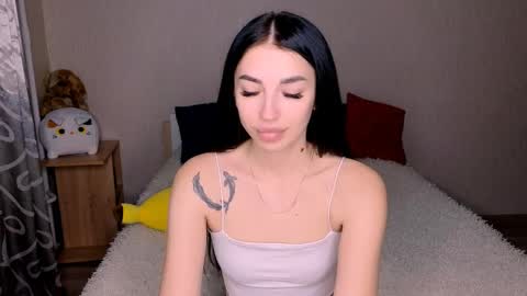 Snapshot of ema_grasie chatting on December 25, 8:18 am ema_grasie online show from December 25, 8:18 am