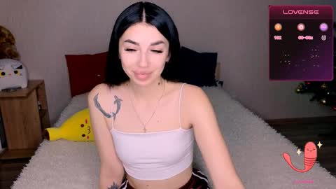 Snapshot of ema_grasie chatting on January 19, 5:48 am ema_grasie online show from January 19, 5:48 am