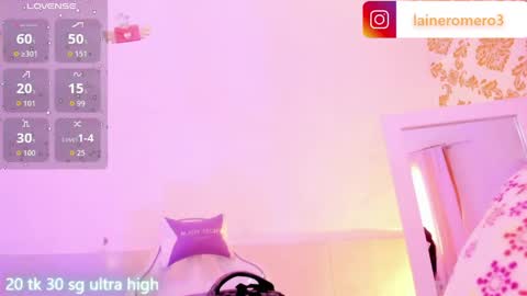 Snapshot of ema_lambert chatting on April 22, 12:18 pm Ema Lambert online show from April 22, 12:18 pm
