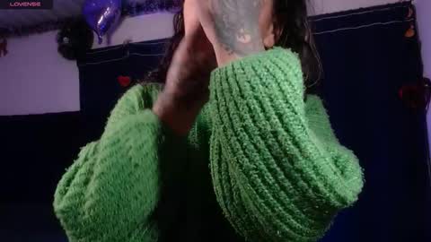 Snapshot of ema_ploxx chatting on February 22, 2:34 am ema_ploxx online show from February 22, 2:34 am