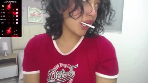 Snapshot of ema_saenz chatting on December 4, 10:30 pm Ema online show from December 4, 10:30 pm