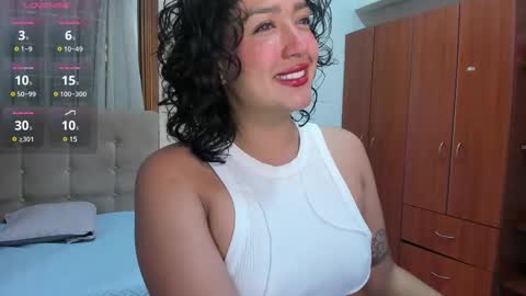 Snapshot of ema_saenz chatting on February 28, 2:20 pm Ema online show from February 28, 2:20 pm