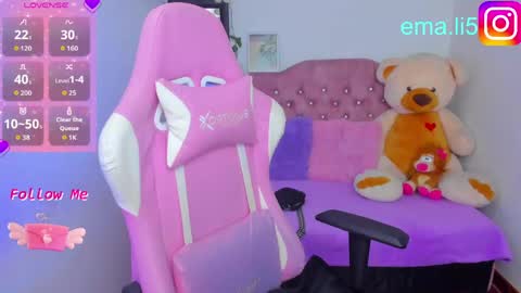 Snapshot of ema_tayy chatting on June 3, 10:04 pm Ema online show from June 3, 10:04 pm