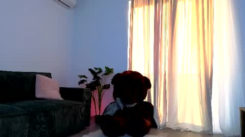 Snapshot of emahallee chatting on June 17, 2:58 am Ema online show from June 17, 2:58 am