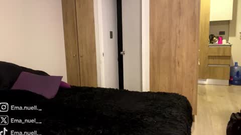Snapshot of emanuell___ chatting on July 8, 10:25 pm emanuell___ online show from July 8, 10:25 pm