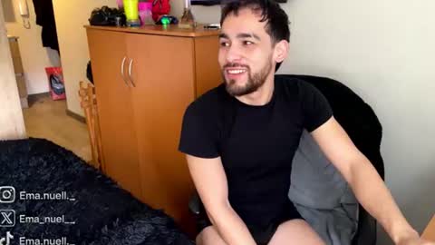 Snapshot of emanuell___ chatting on July 19, 4:44 pm emanuell___ online show from July 19, 4:44 pm