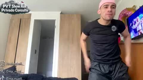 Snapshot of emanuell___ chatting on July 24, 7:01 pm emanuell___ online show from July 24, 7:01 pm