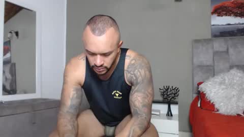Snapshot of emanuelspencer chatting on April 23, 5:59 pm emanuelspencer online show from April 23, 5:59 pm