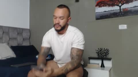 Snapshot of emanuelspencer chatting on June 20, 7:05 pm emanuelspencer online show from June 20, 7:05 pm